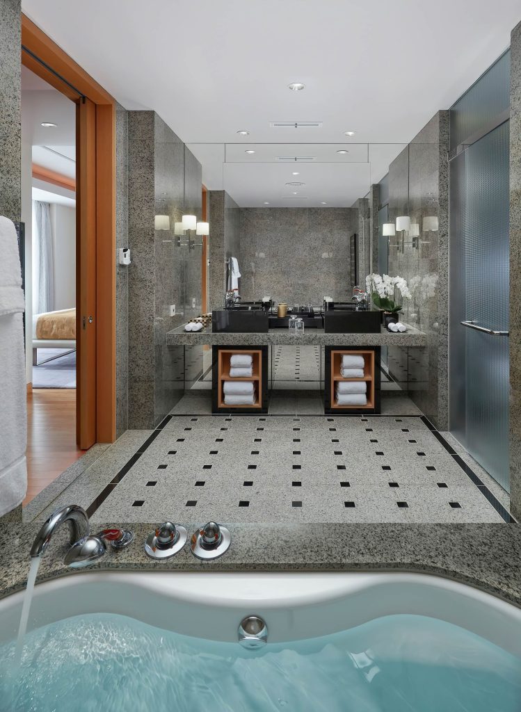 Mandarin Oriental, Tokyo Hotel - Tokyo, Japan - Executive Suite Bathroom