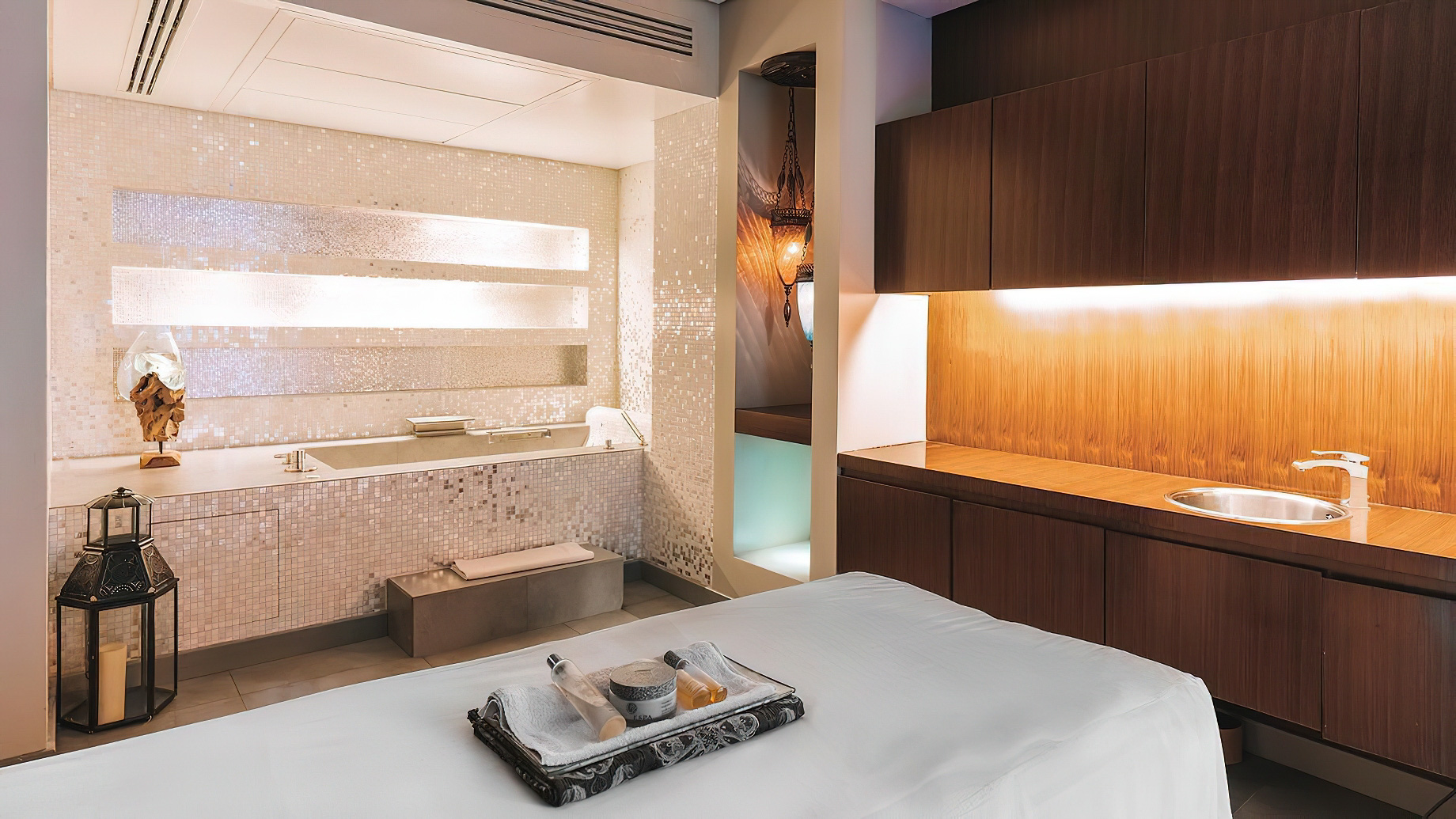 Al Faisaliah Hotel – Riyadh, Saudi Arabia – Spa Treatment Room