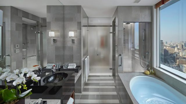 Mandarin Oriental, Tokyo Hotel - Tokyo, Japan - Deluxe Corner Room Bathroom