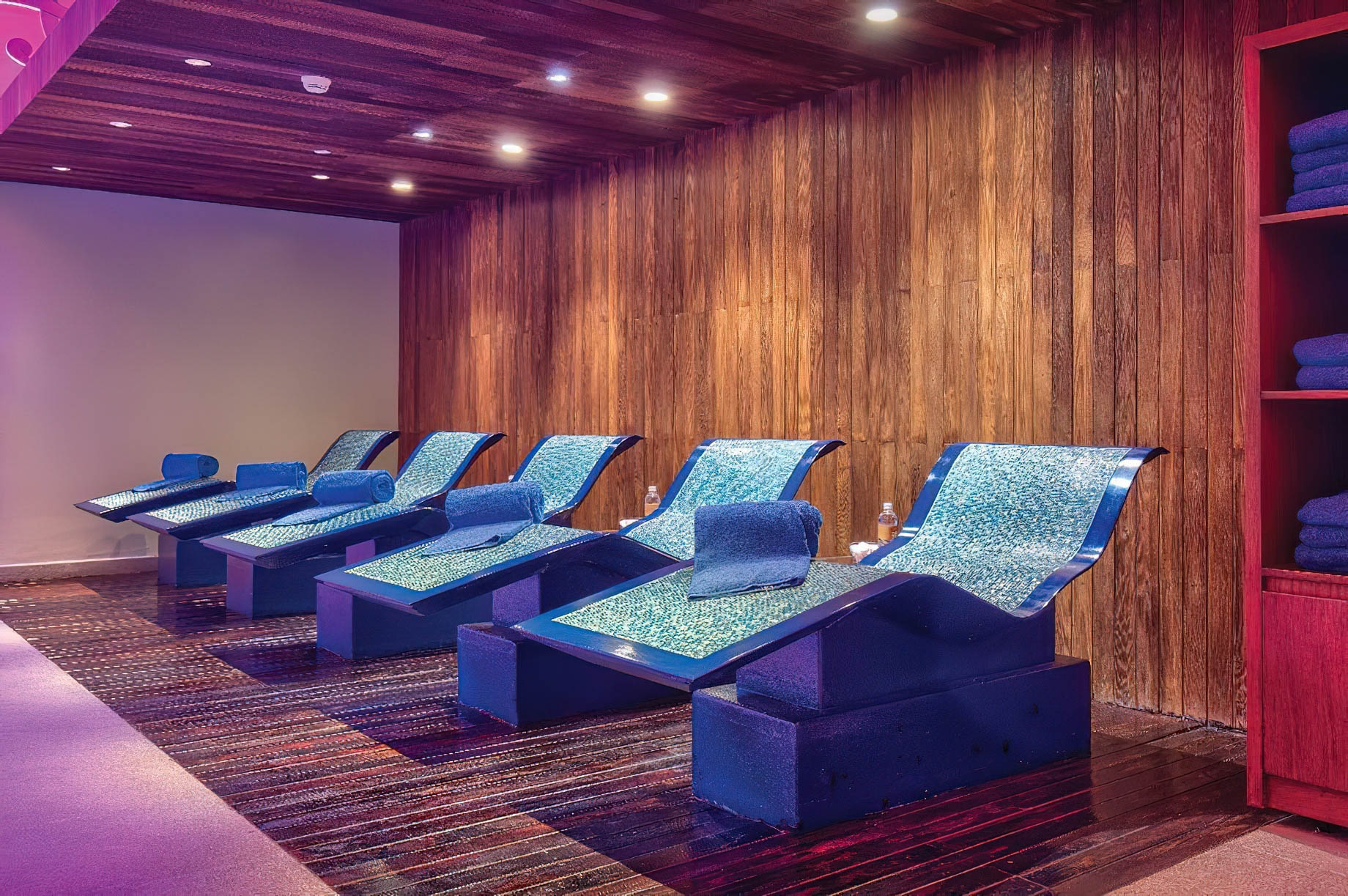 Al Faisaliah Hotel – Riyadh, Saudi Arabia – Spa Pool Deck