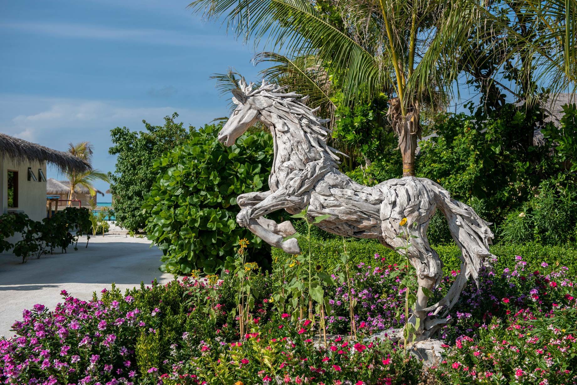 You & Me Maldives Resort - Uthurumaafaru, Raa Atoll, Maldives - Outdoor Art