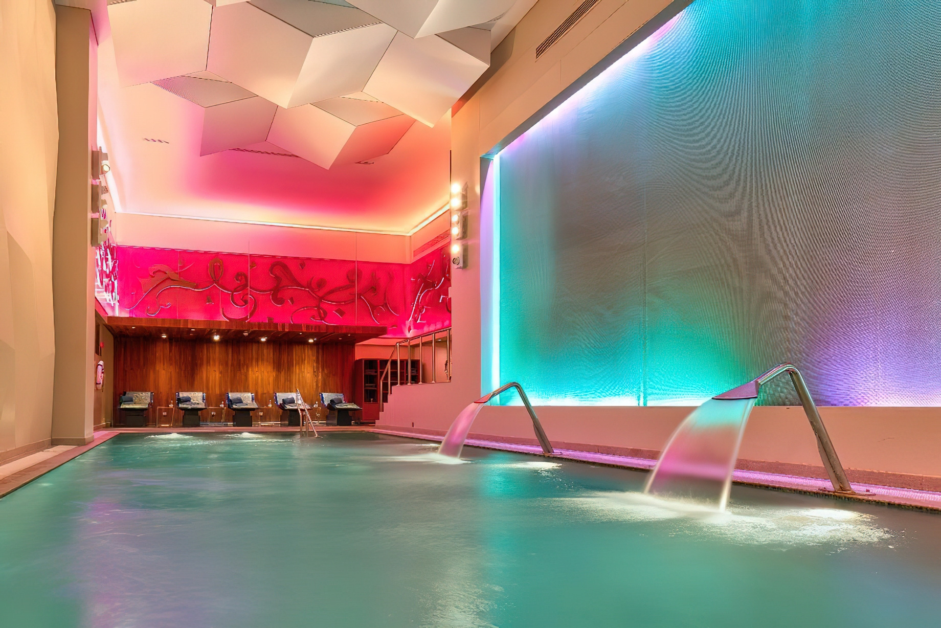 Al Faisaliah Hotel – Riyadh, Saudi Arabia – Spa Pool