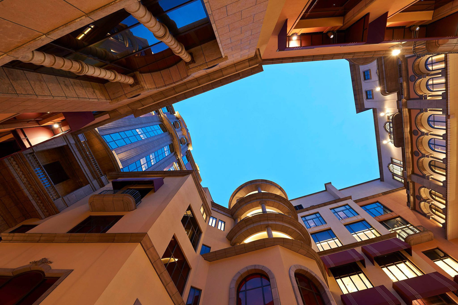 Mandarin Oriental, Taipei, Hotel - Taipei, Taiwan - Courtyard View