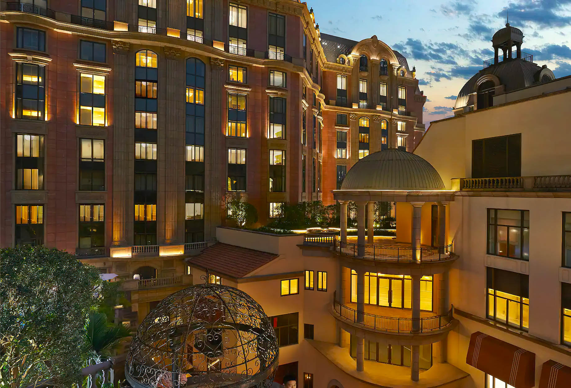 Mandarin Oriental, Taipei, Hotel Taipei, Taiwan Exterior Dusk View