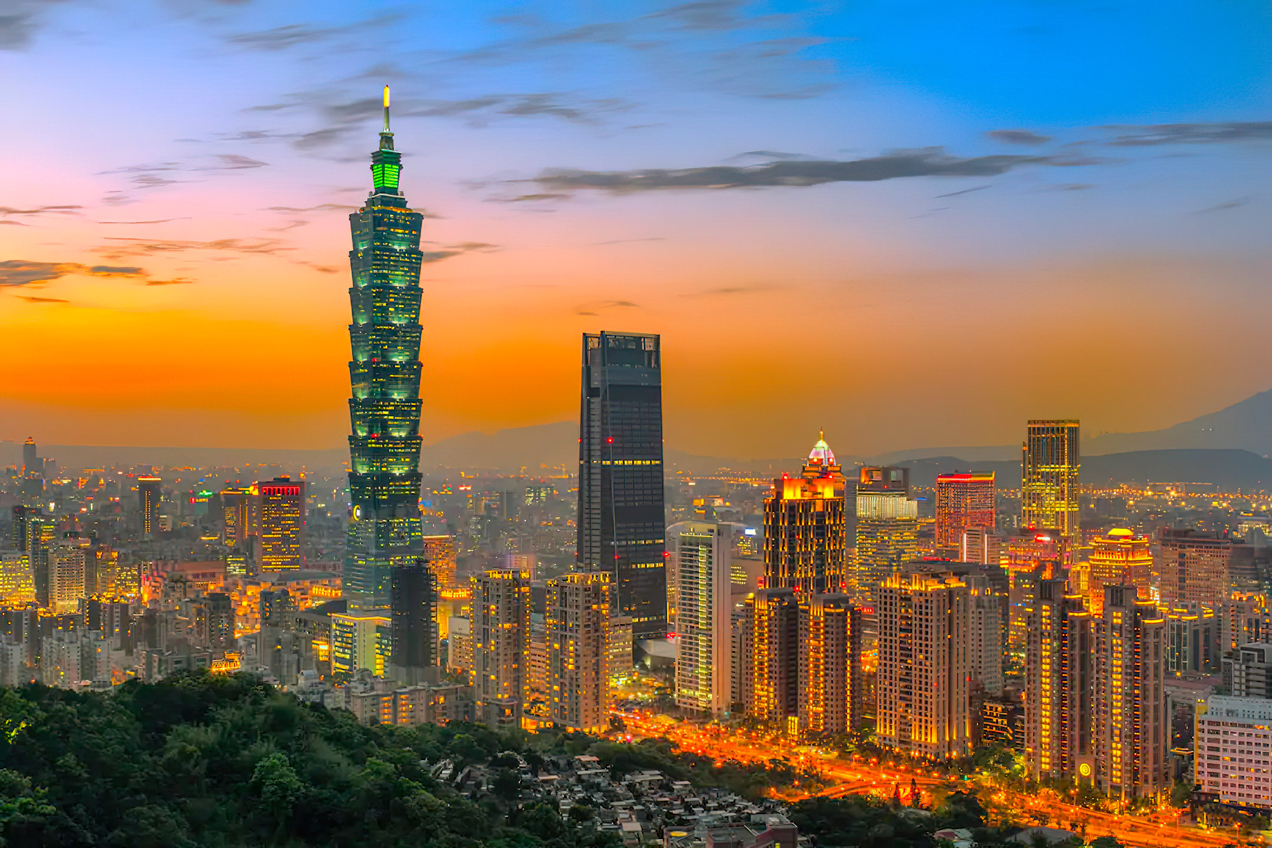 Mandarin Oriental, Taipei, Hotel – Taipei, Taiwan – City Skyline View Sunset