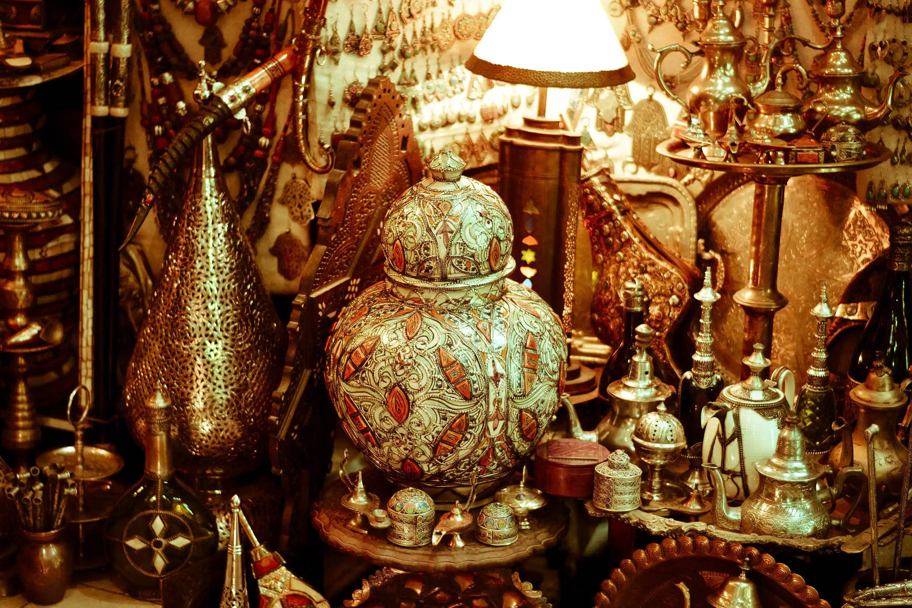 Al Faisaliah Hotel – Riyadh, Saudi ArabiaSouq al Thumairi Shopping