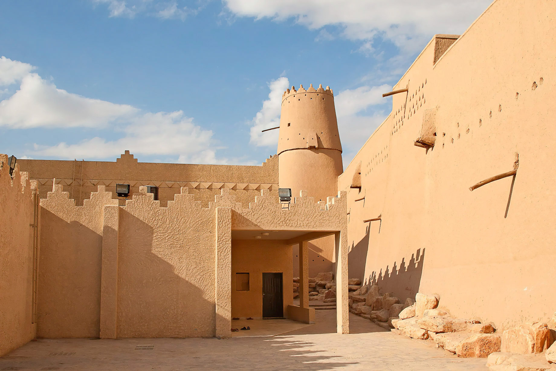 Al Faisaliah Hotel – Riyadh, Saudi ArabiaMasmak Fortress