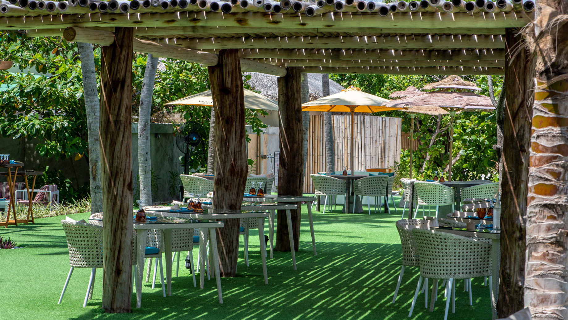 You & Me Maldives Resort - Uthurumaafaru, Raa Atoll, Maldives - Green Carpet Midday Restaurant