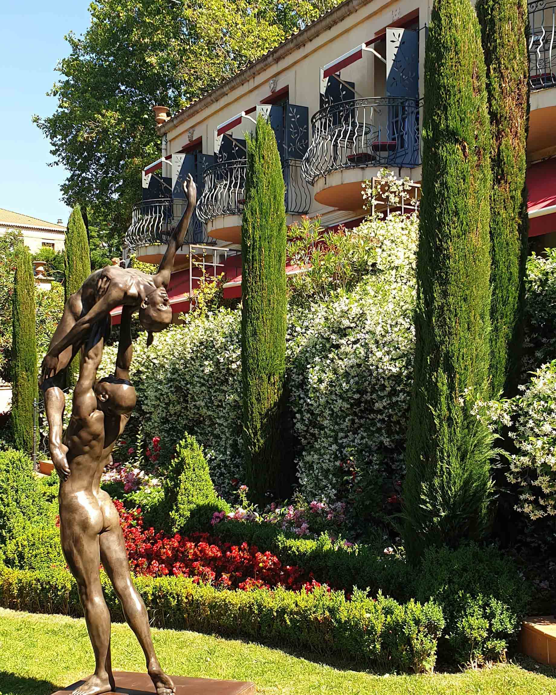 Villa Gallici Relais Châteaux Hotel – Aix-en-Provence, France – Spectacular Garden Art