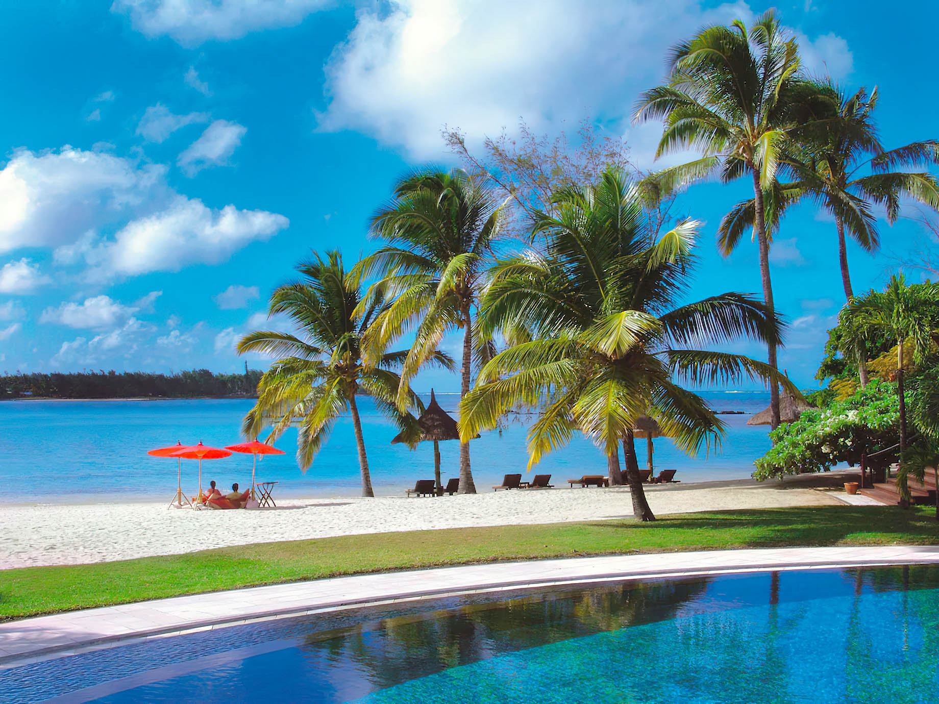 Constance Prince Maurice Resort - Mauritius - Pool Beach View