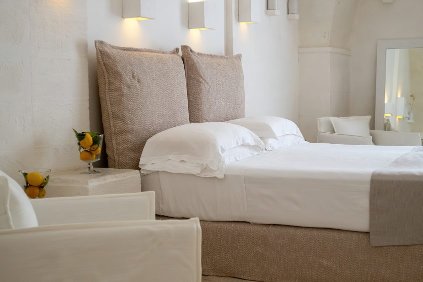 Baglioni Masseria Muzza Hotel - Puglia, Italy - Deluxe Suite Bed