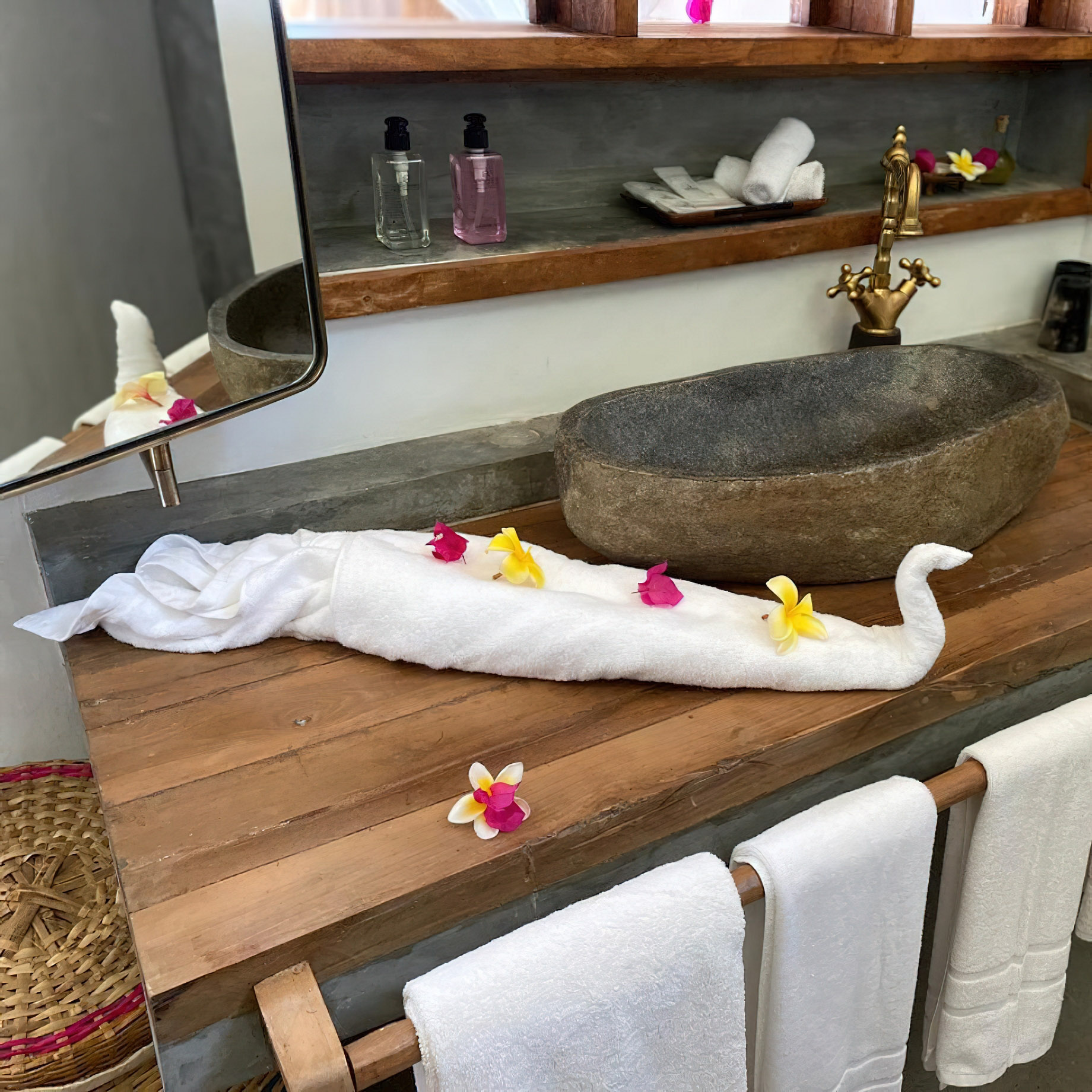 Constance Tsarabanjina Island Resort - Madagascar - South Beach Villa Bathroom Decor