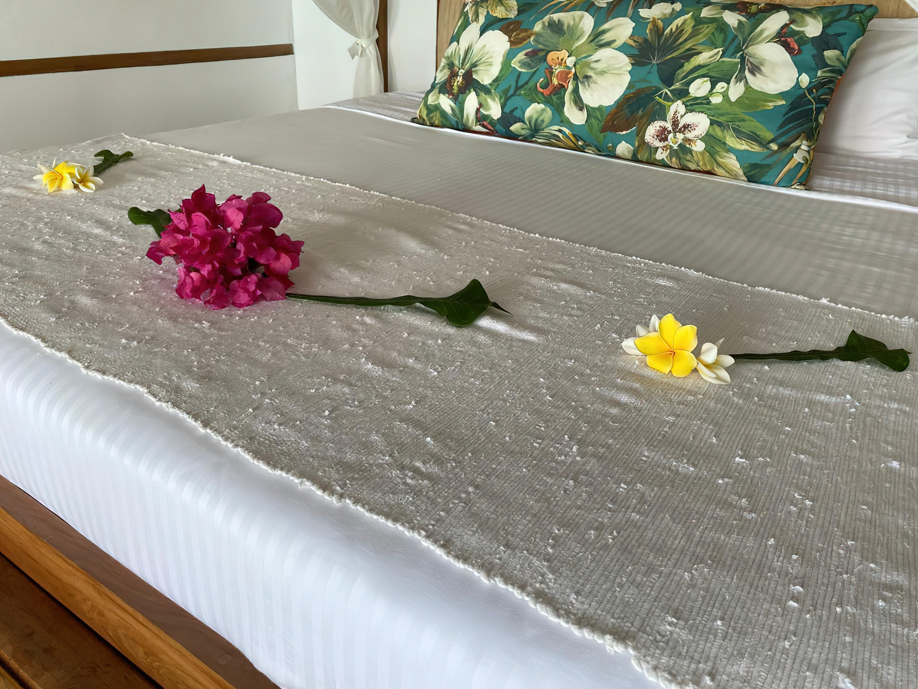 Constance Tsarabanjina Island Resort – Madagascar – South Beach Villa Bed Decor