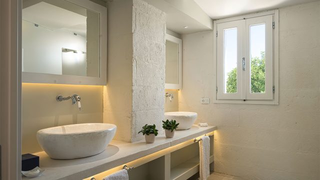 Baglioni Masseria Muzza Hotel - Puglia, Italy - Otranto Suite Bathroom