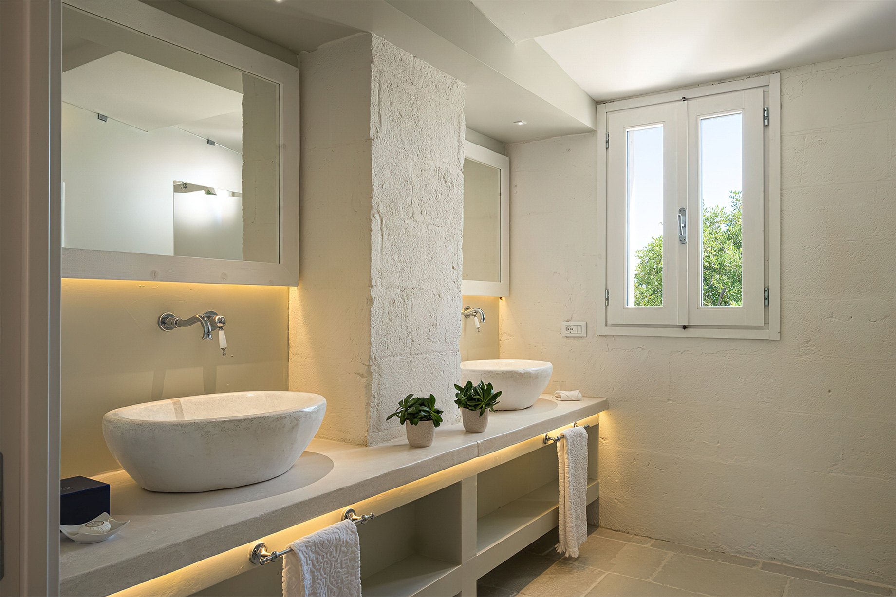 Baglioni Masseria Muzza Hotel - Puglia, Italy - Otranto Suite Bathroom