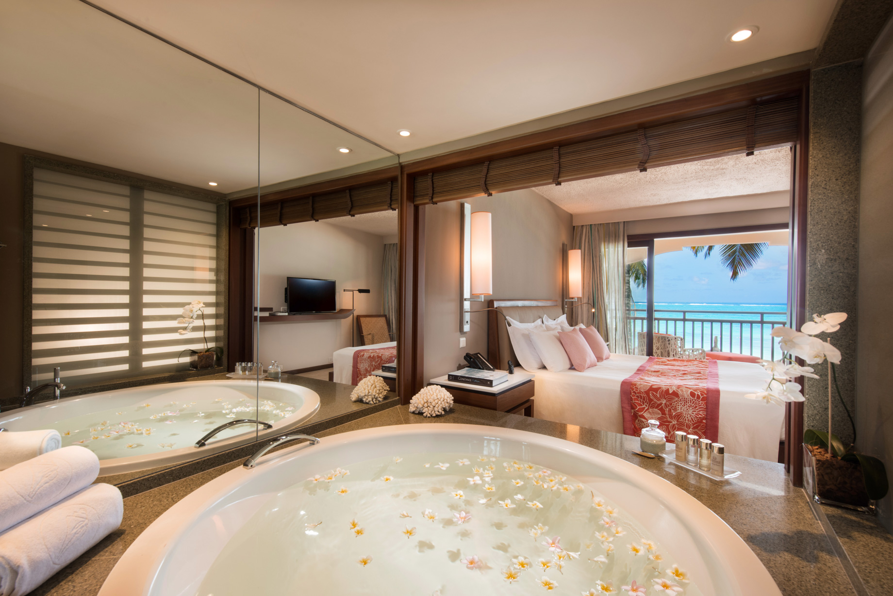 Constance Belle Mare Plage Resort – Mauritius – Deluxe Suite Sea Facing Bathroom