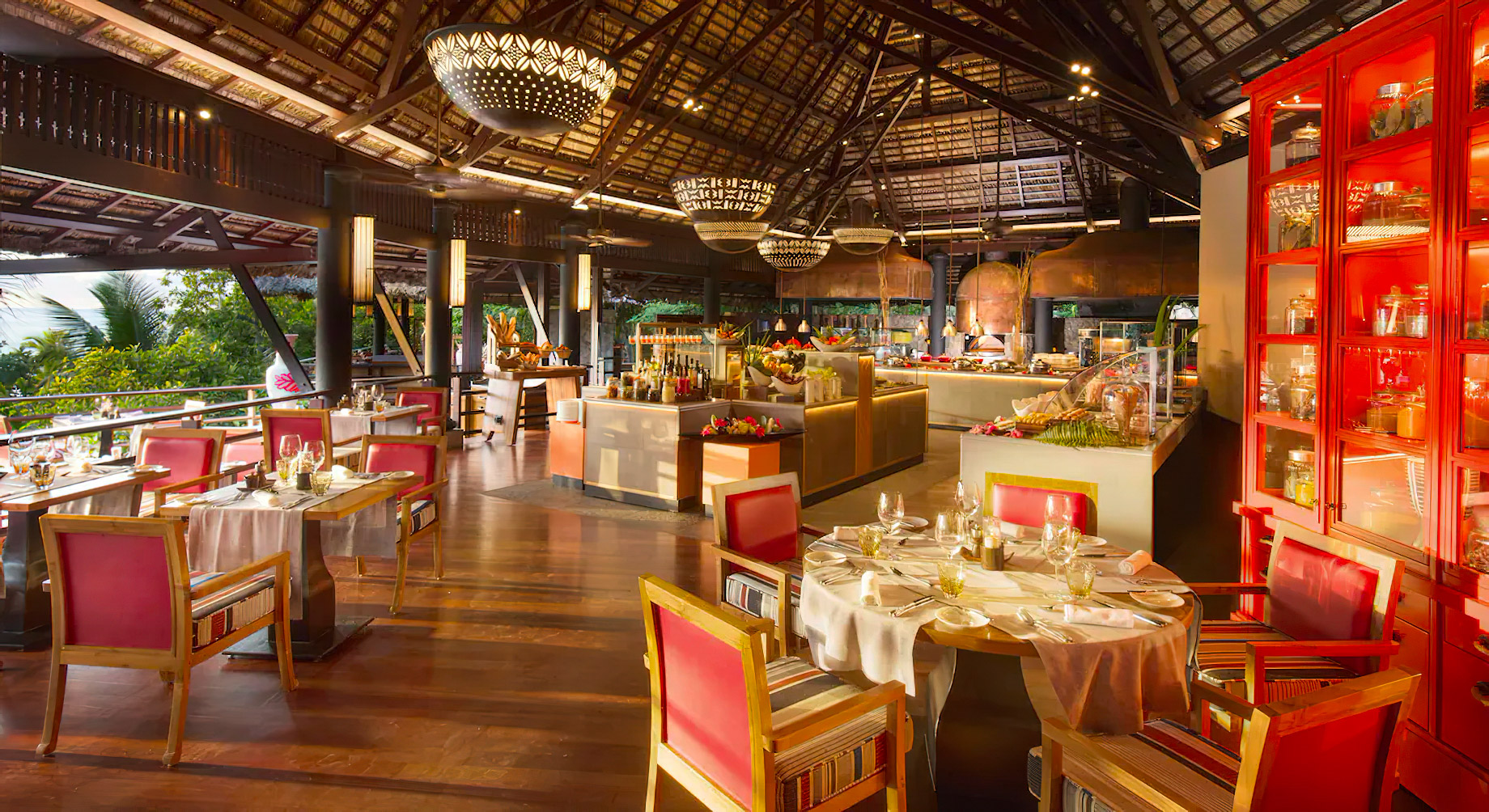 Constance Lemuria Resort - Praslin, Seychelles - Huna Bar Interior
