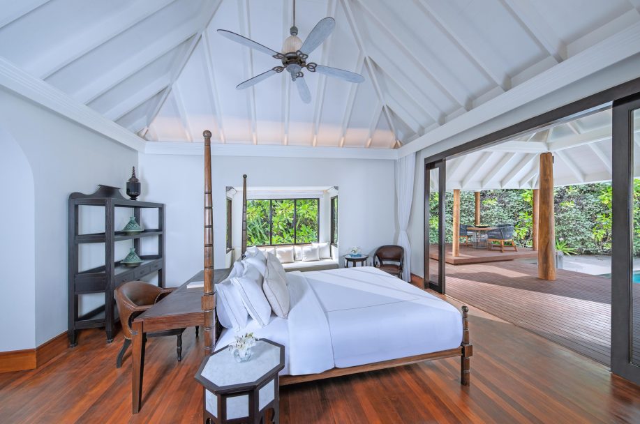 Anantara Kihavah Maldives Villas Resort - Baa Atoll, Maldives - Beach Pool Villa Bedroom
