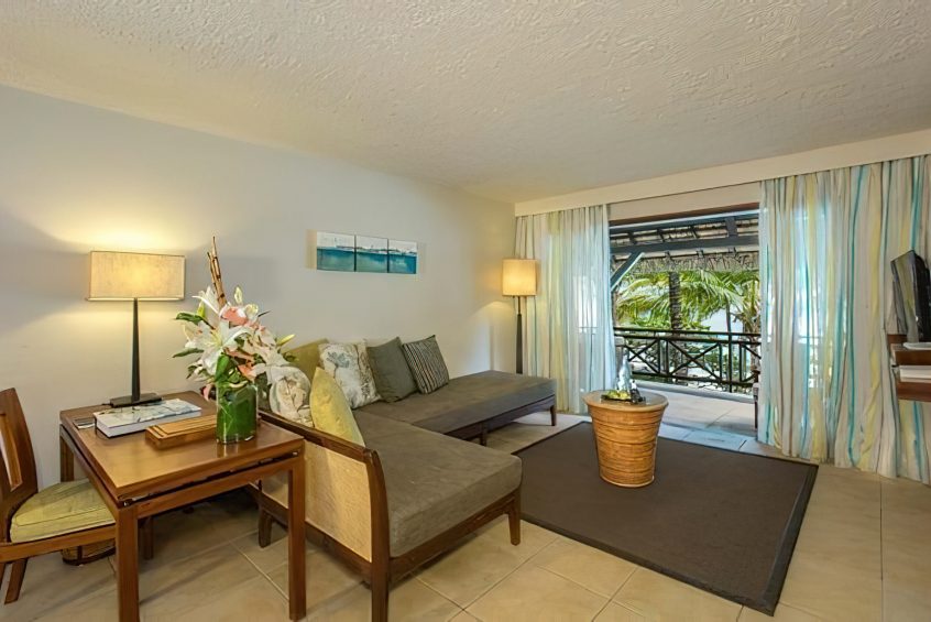 Constance Belle Mare Plage Resort - Mauritius - Deluxe Suite Sea Facing Living Area