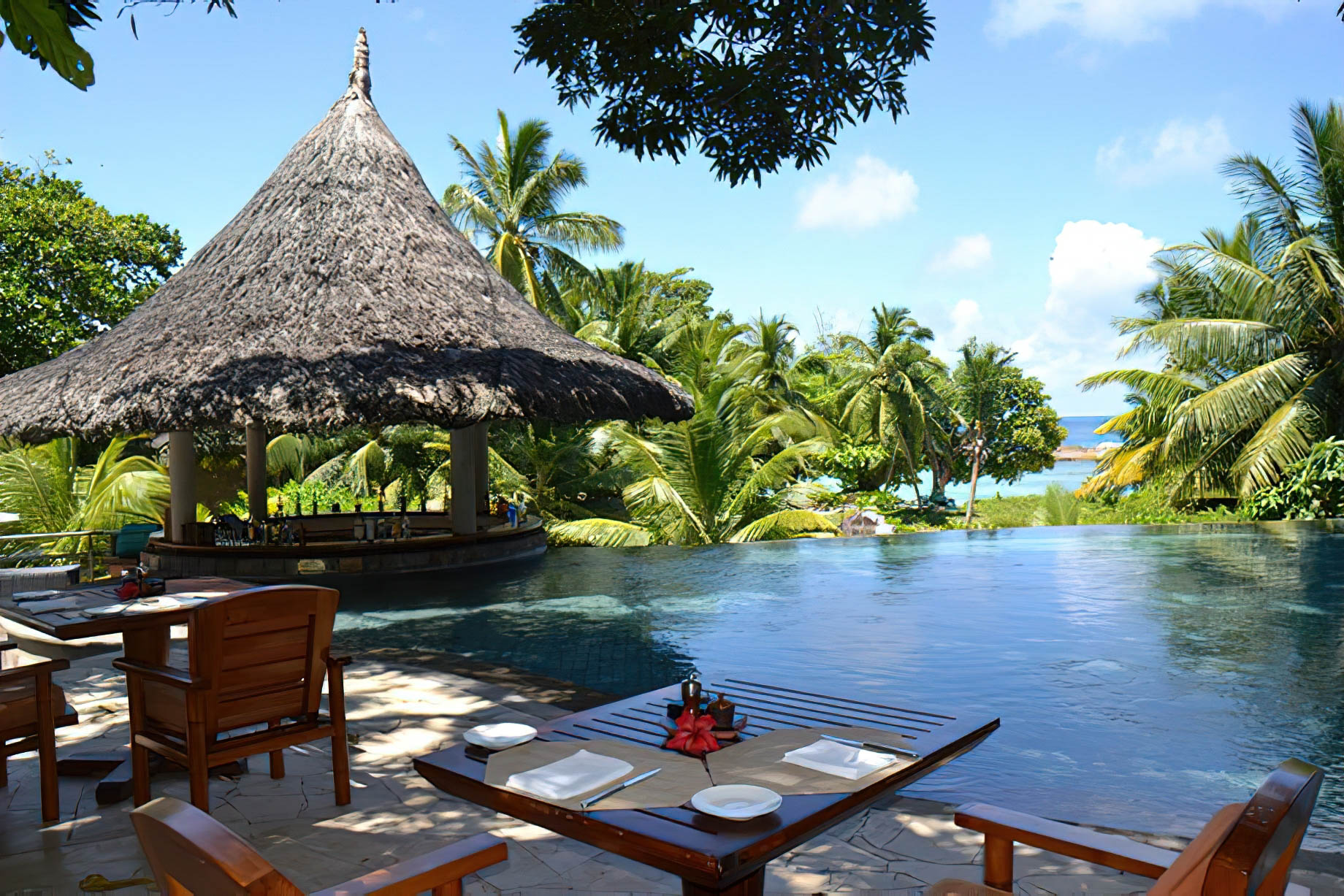 Constance Lemuria Resort - Praslin, Seychelles - Legend Pool Bar
