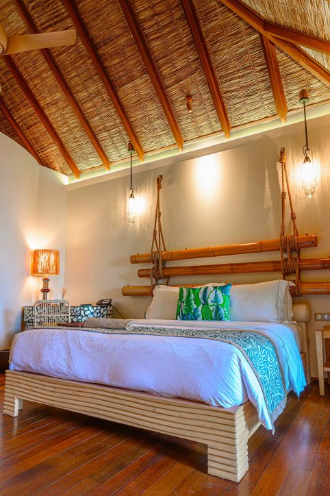 Constance Moofushi Resort - South Ari Atoll, Maldives - Beach Villa Bed