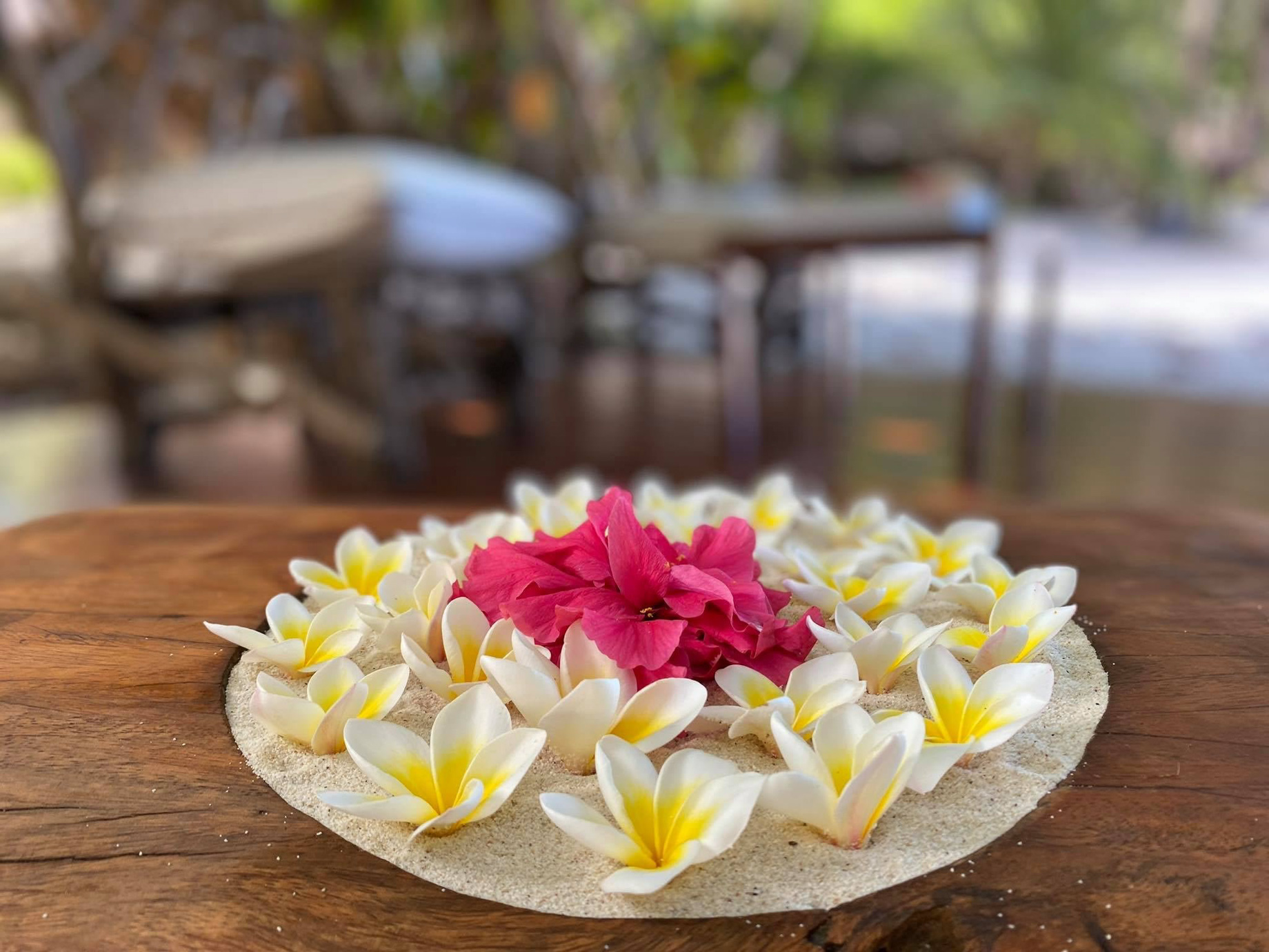 Constance Tsarabanjina Island Resort – Madagascar – Flower Sand Decor