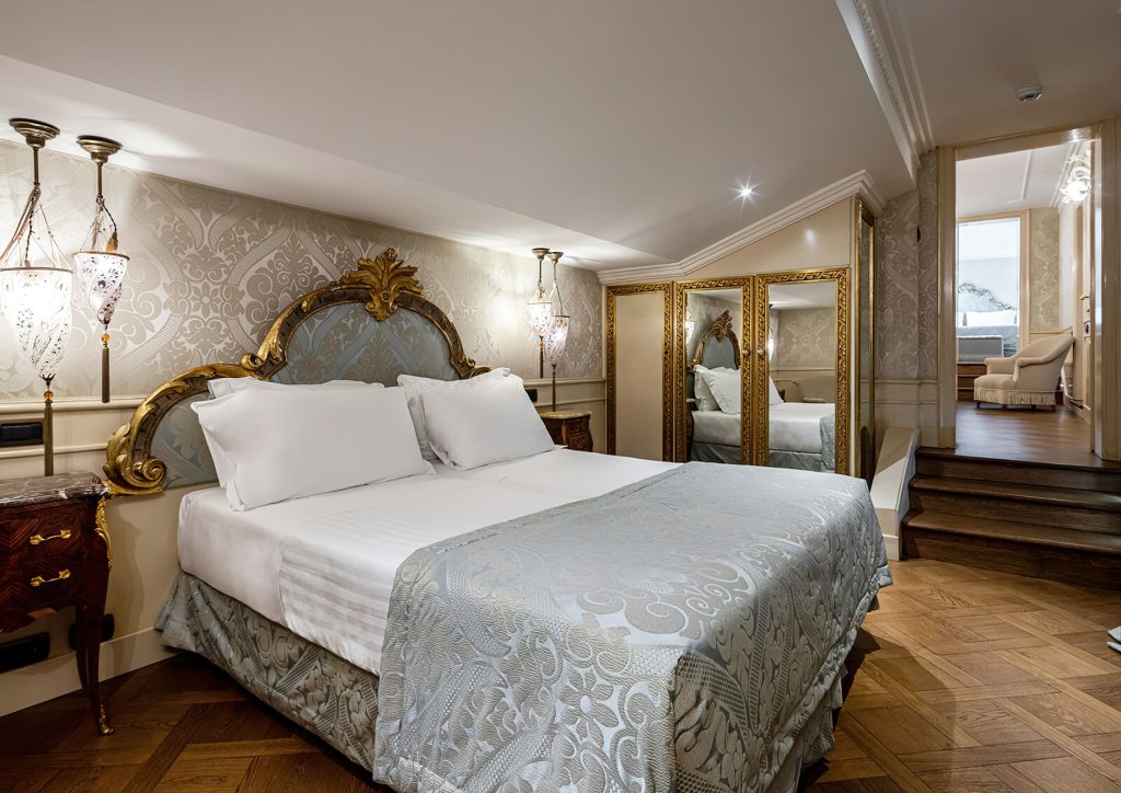 Baglioni Hotel Luna, Venezia - Venice, Italy - Goldoni Family Suite Bedroom Interior