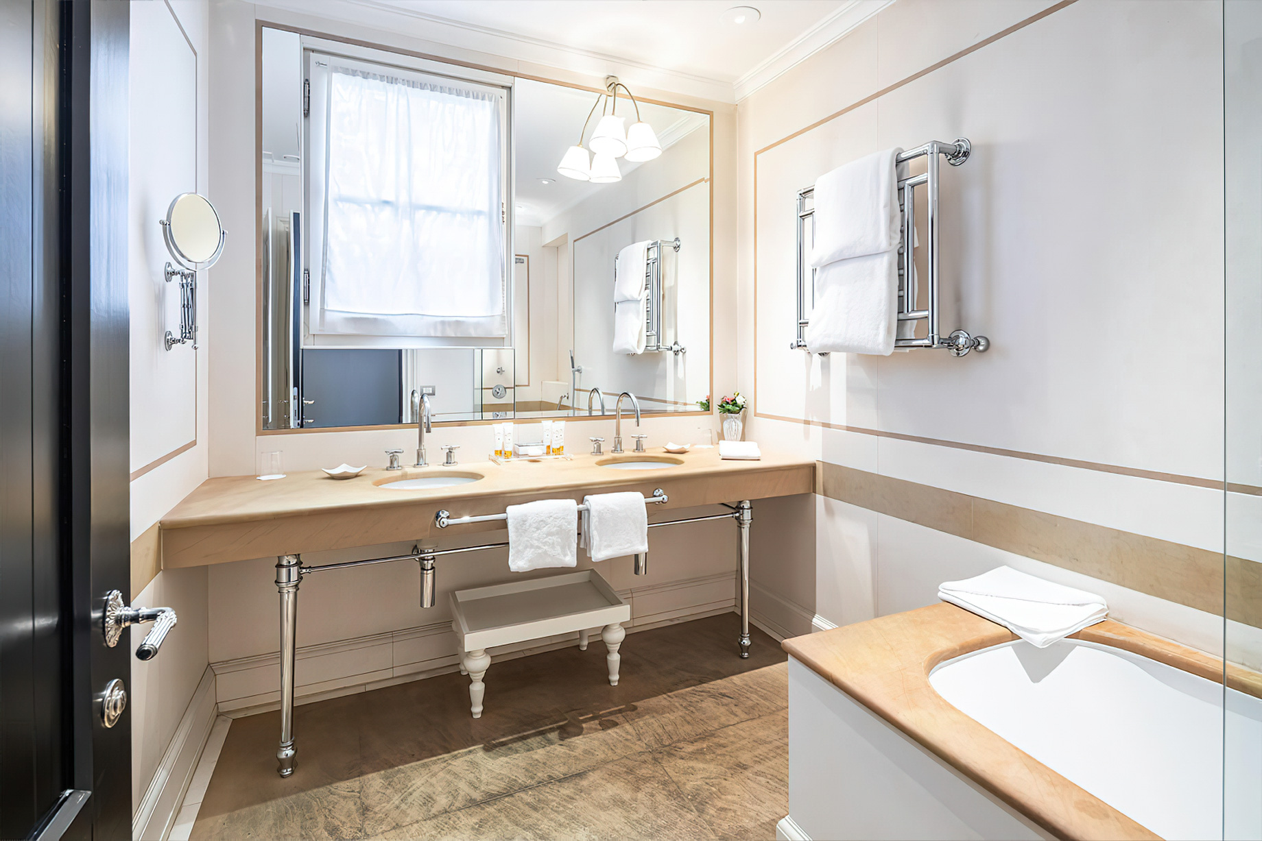 Relais Santa Croce By Baglioni Hotels & Resorts - Florence, Italy - Suite Bathroom