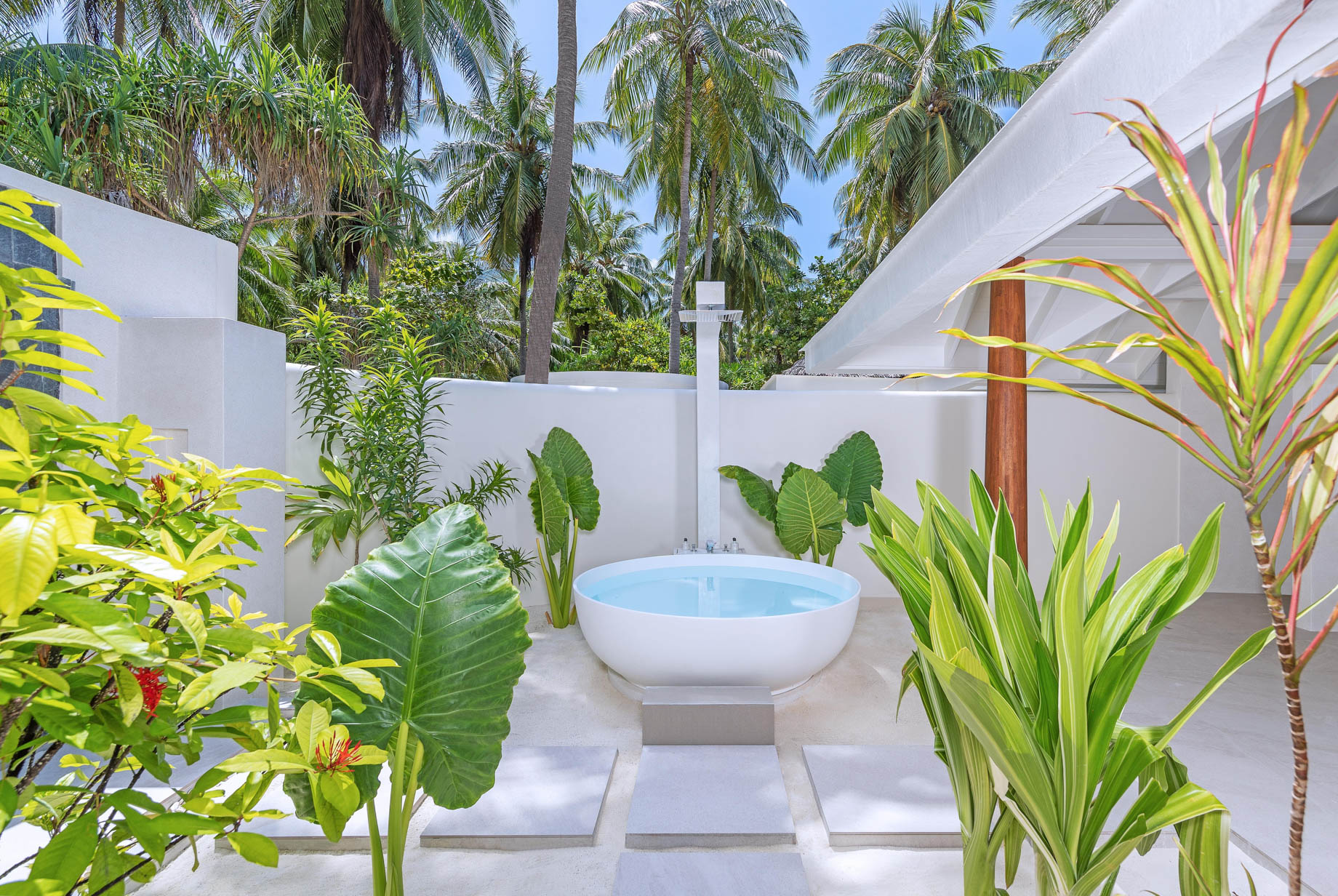 Anantara Kihavah Maldives Villas Resort – Baa Atoll, Maldives – Two Bedroom Beach Pool Residence Outdoor Bathroom