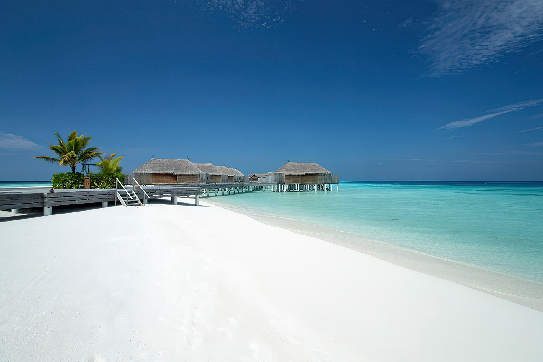 Constance Moofushi Resort – South Ari Atoll, Maldives – Overwater Villas Beach View