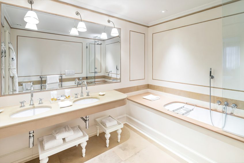 Relais Santa Croce By Baglioni Hotels & Resorts - Florence, Italy - Junior Suite Bathroom