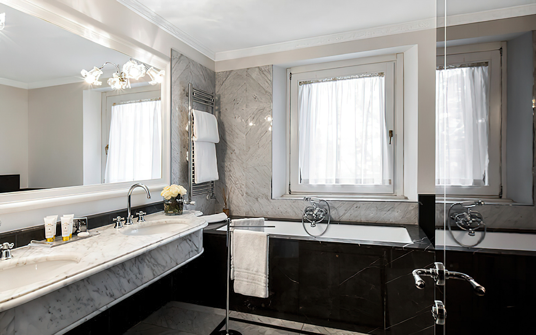 Baglioni Hotel Regina, Roma - Rome, Italy - 2 Bedroom Family Suite Bathroom
