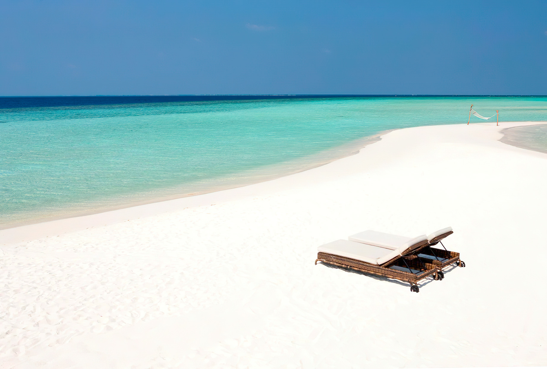 Constance Moofushi Resort - South Ari Atoll, Maldives - Beach View