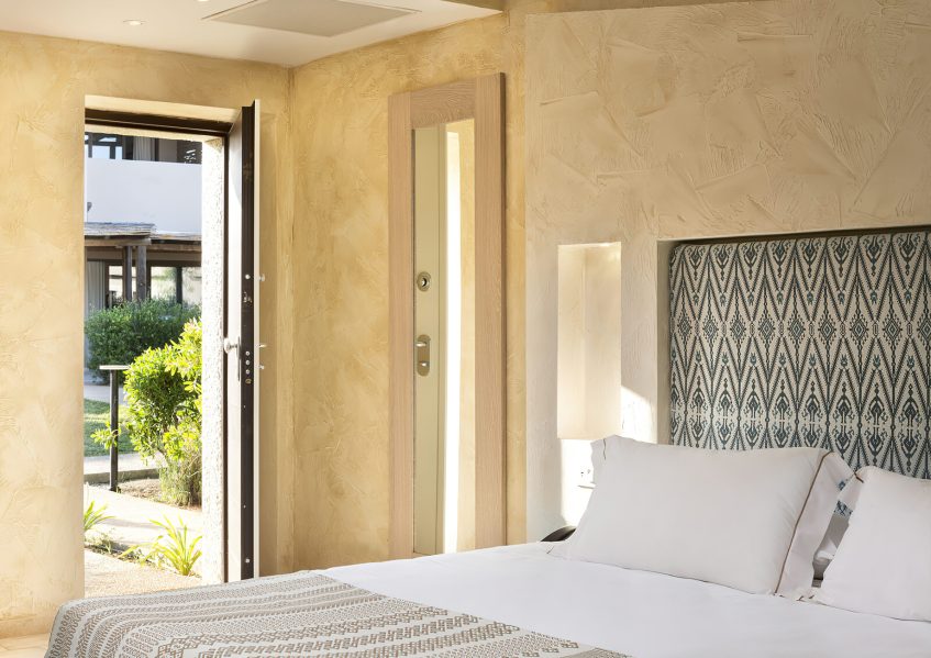 Baglioni Resort Sardinia - San Teodoro, Sardegna, Italy - Junior Suite Bed