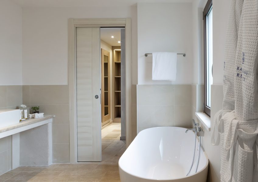 Baglioni Resort Sardinia - San Teodoro, Sardegna, Italy - Grand Deluxe Sea View Room Bathroom