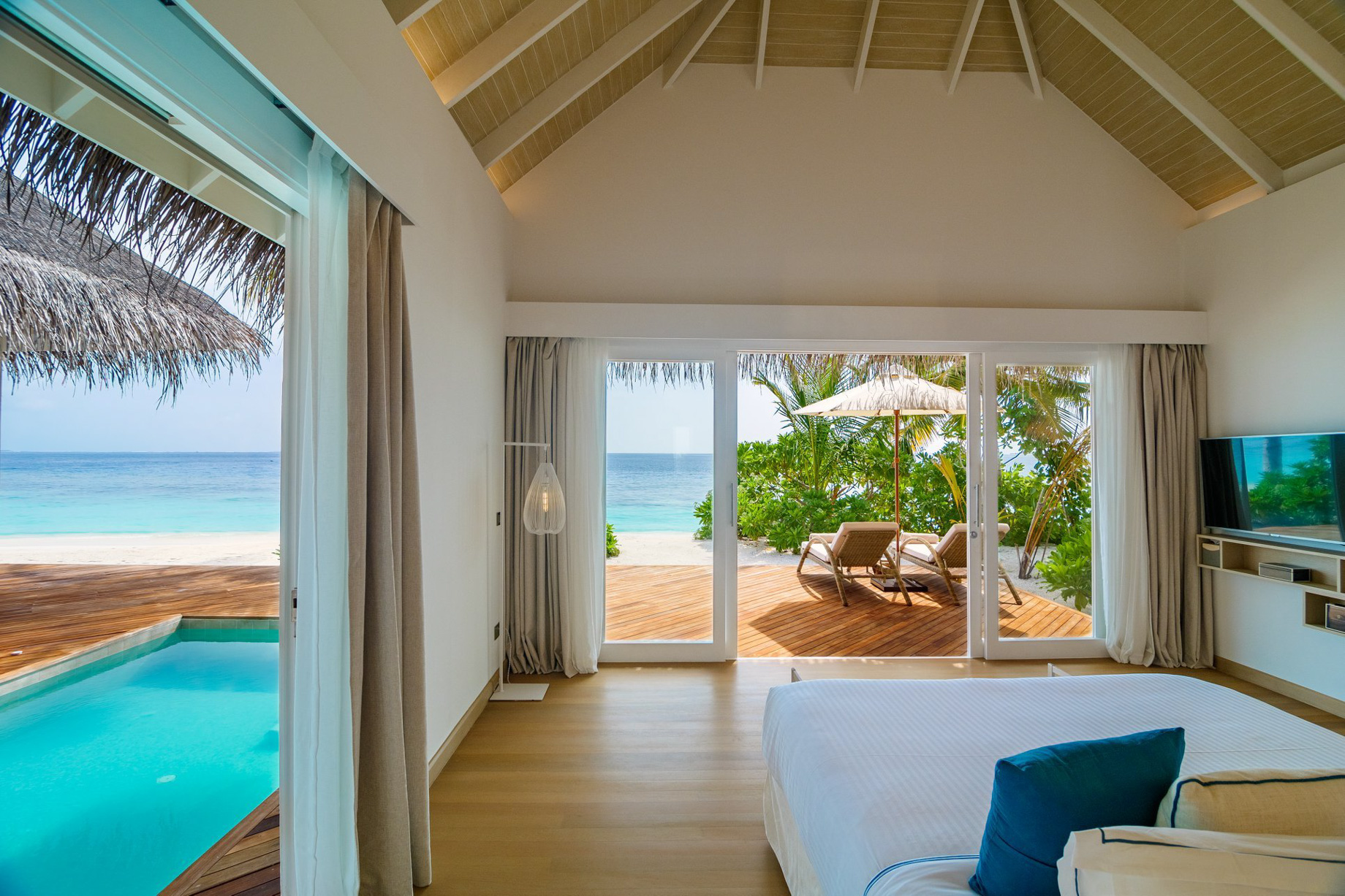 Baglioni Resort Maldives – Maagau Island, Rinbudhoo, Maldives – Beach Villa Pool Suite Interior
