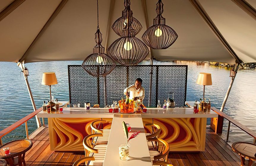 Constance Prince Maurice Resort - Mauritius - Floating Bar