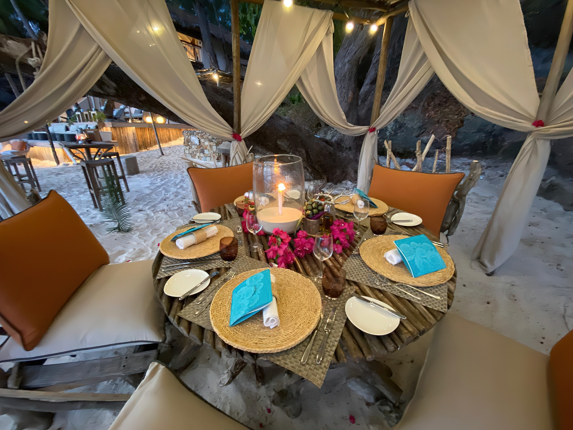 Constance Tsarabanjina Island Resort – Madagascar – Beach Dining