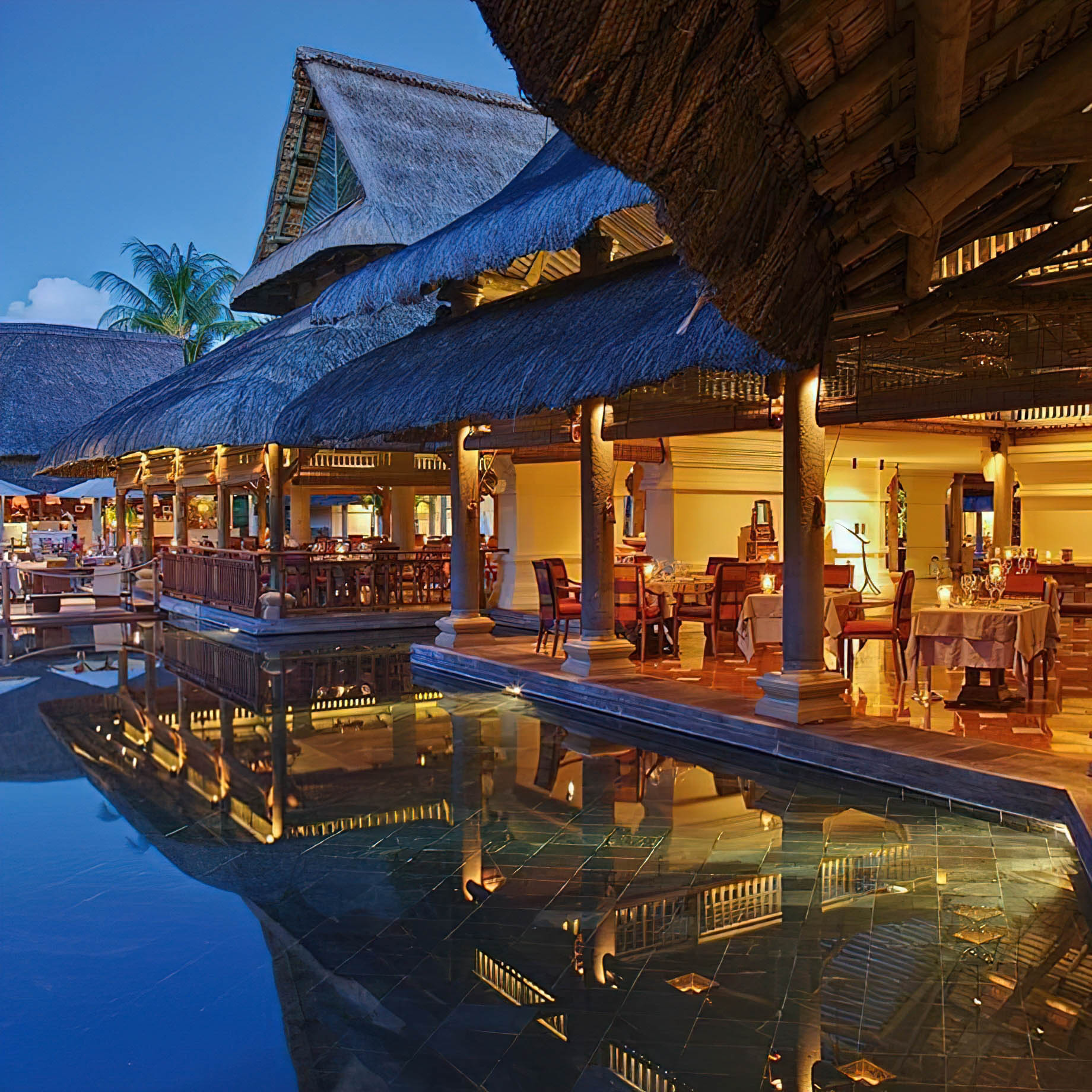 Constance Prince Maurice Resort - Mauritius - Archipel Restaurant Poolside Night View