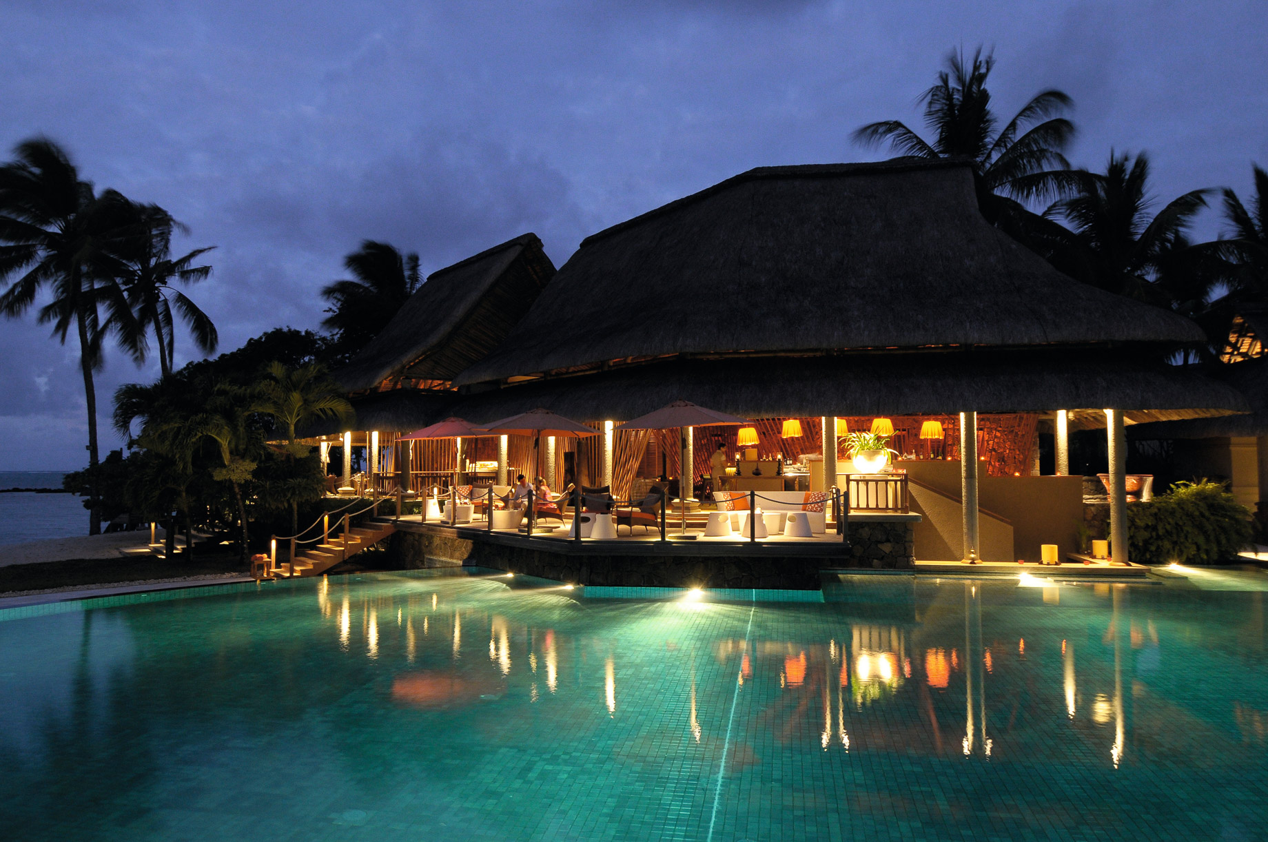 Constance Prince Maurice Resort – Mauritius – Laguna Bar Exterior Night