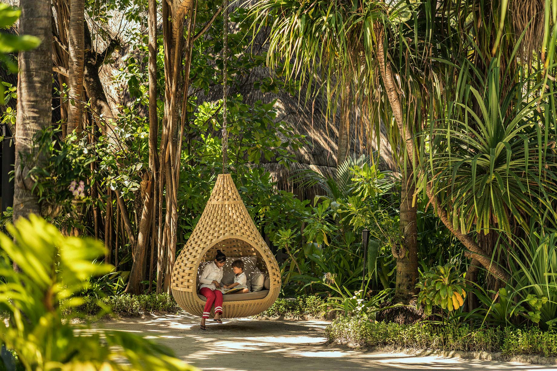 Anantara Kihavah Maldives Villas Resort – Baa Atoll, Maldives – Babysitting Services