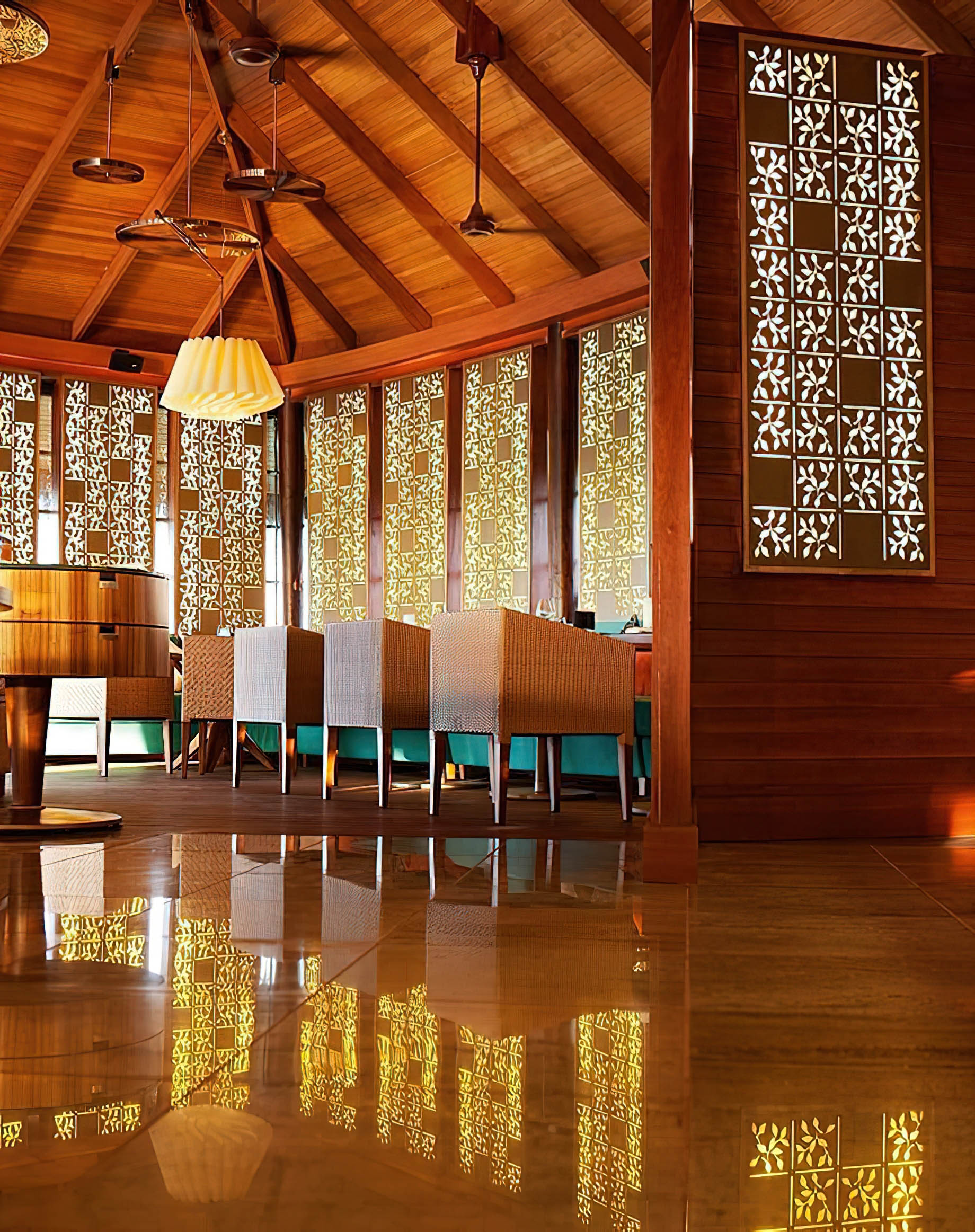 Constance Halaveli Resort – North Ari Atoll, Maldives – Jing Overwater Restaurant