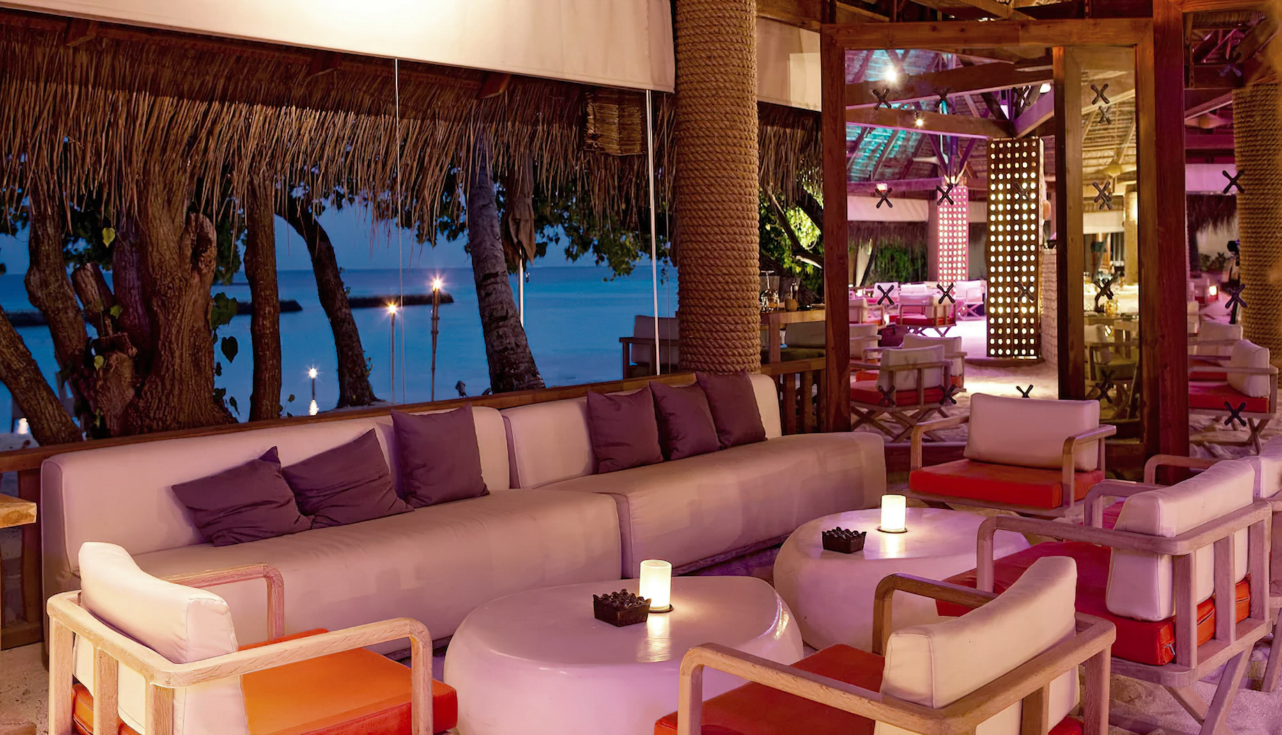 Constance Moofushi Resort – South Ari Atoll, Maldives – Manta Restaurant Bar Lounge