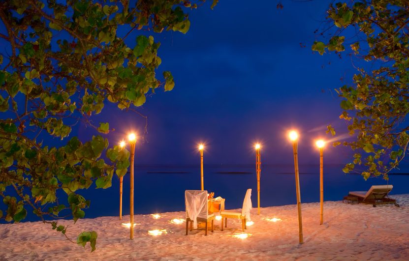 Constance Moofushi Resort - South Ari Atoll, Maldives - Beach Dining Night