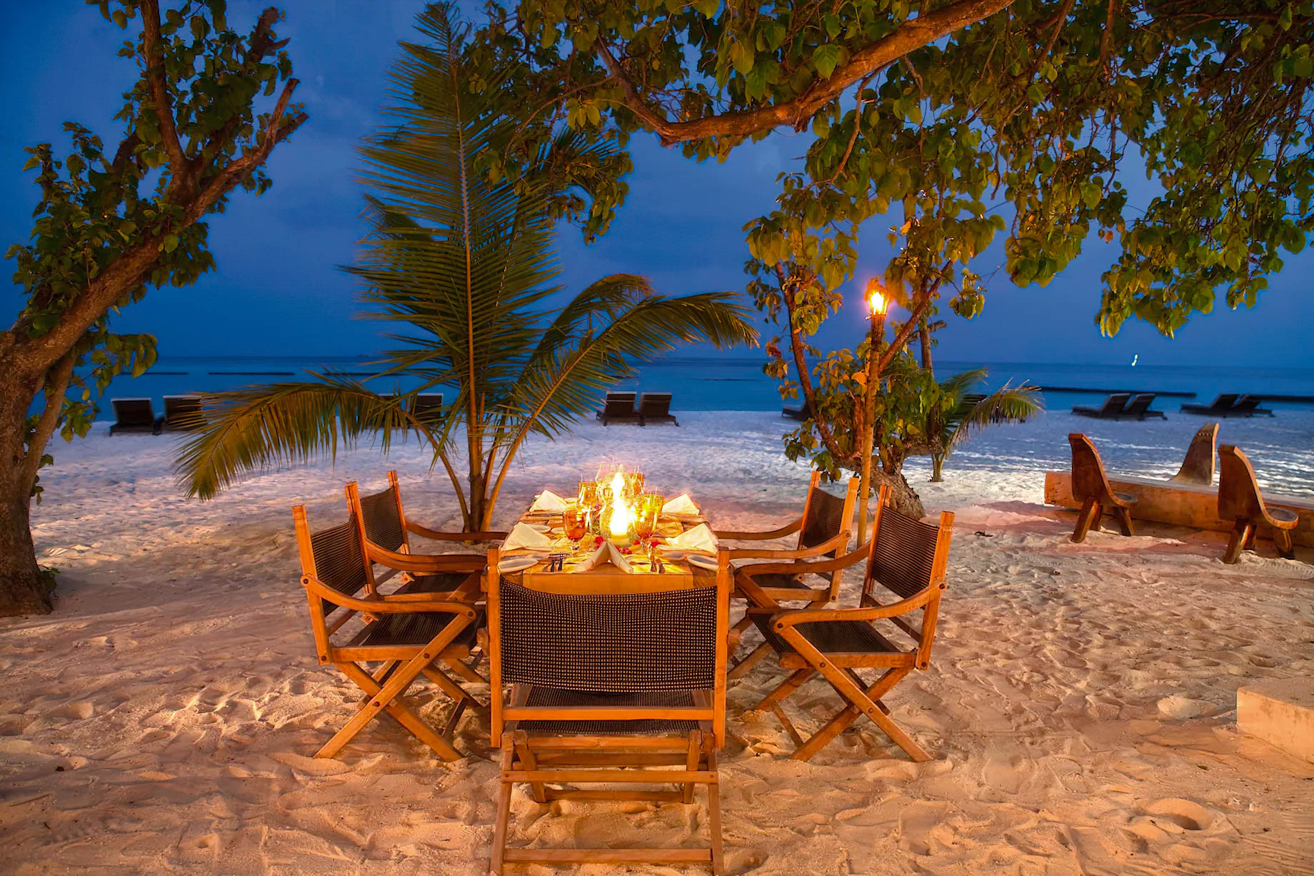 Constance Moofushi Resort – South Ari Atoll, Maldives – Alizee Beach Restaurant Outdoor Dining