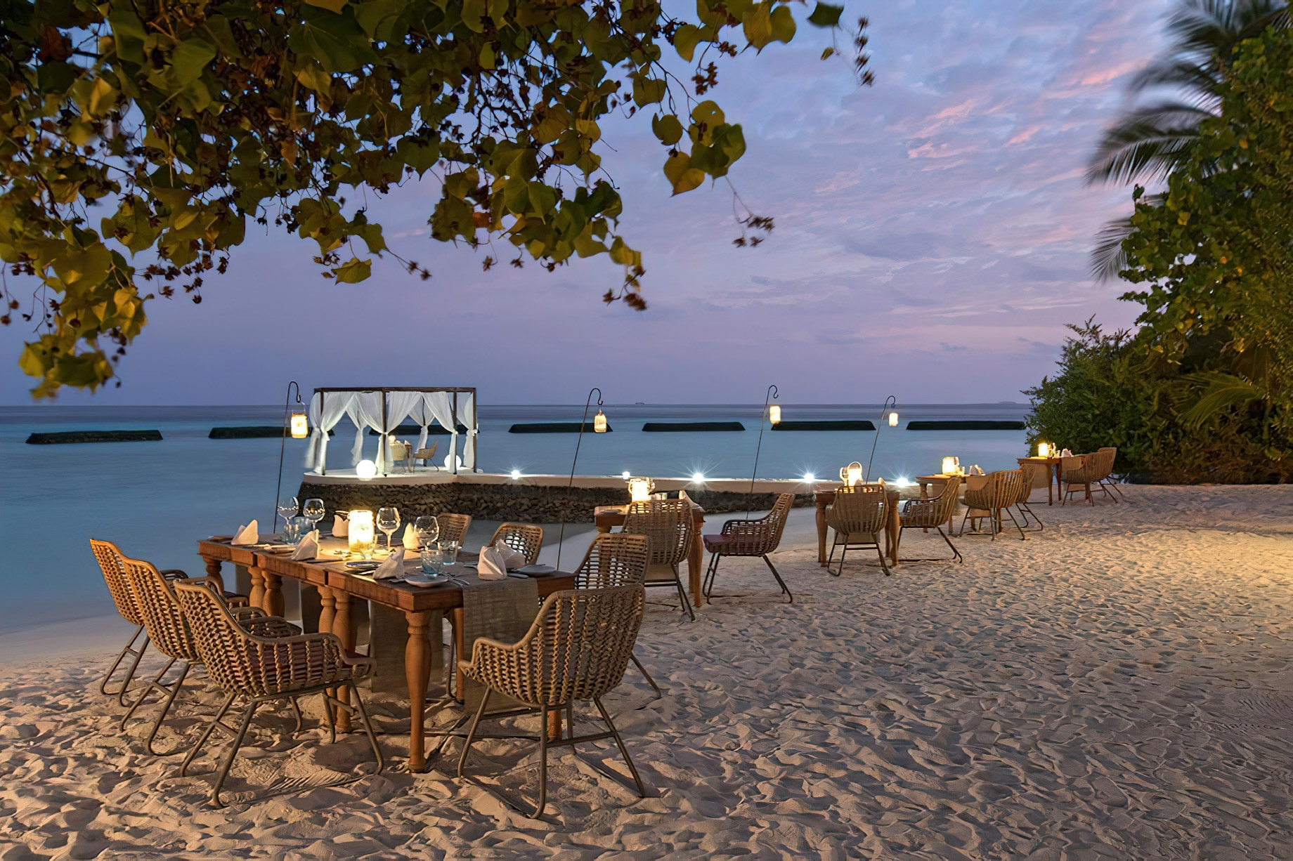 Constance Moofushi Resort – South Ari Atoll, Maldives – Alizee Beach Restaurant Outdoor Dining