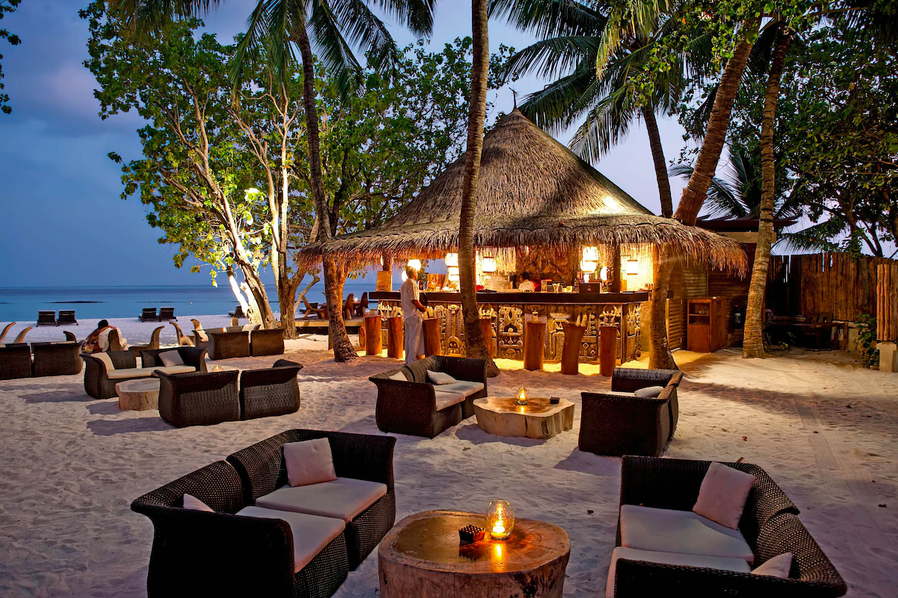 Constance Moofushi Resort – South Ari Atoll, Maldives – Totem Bar