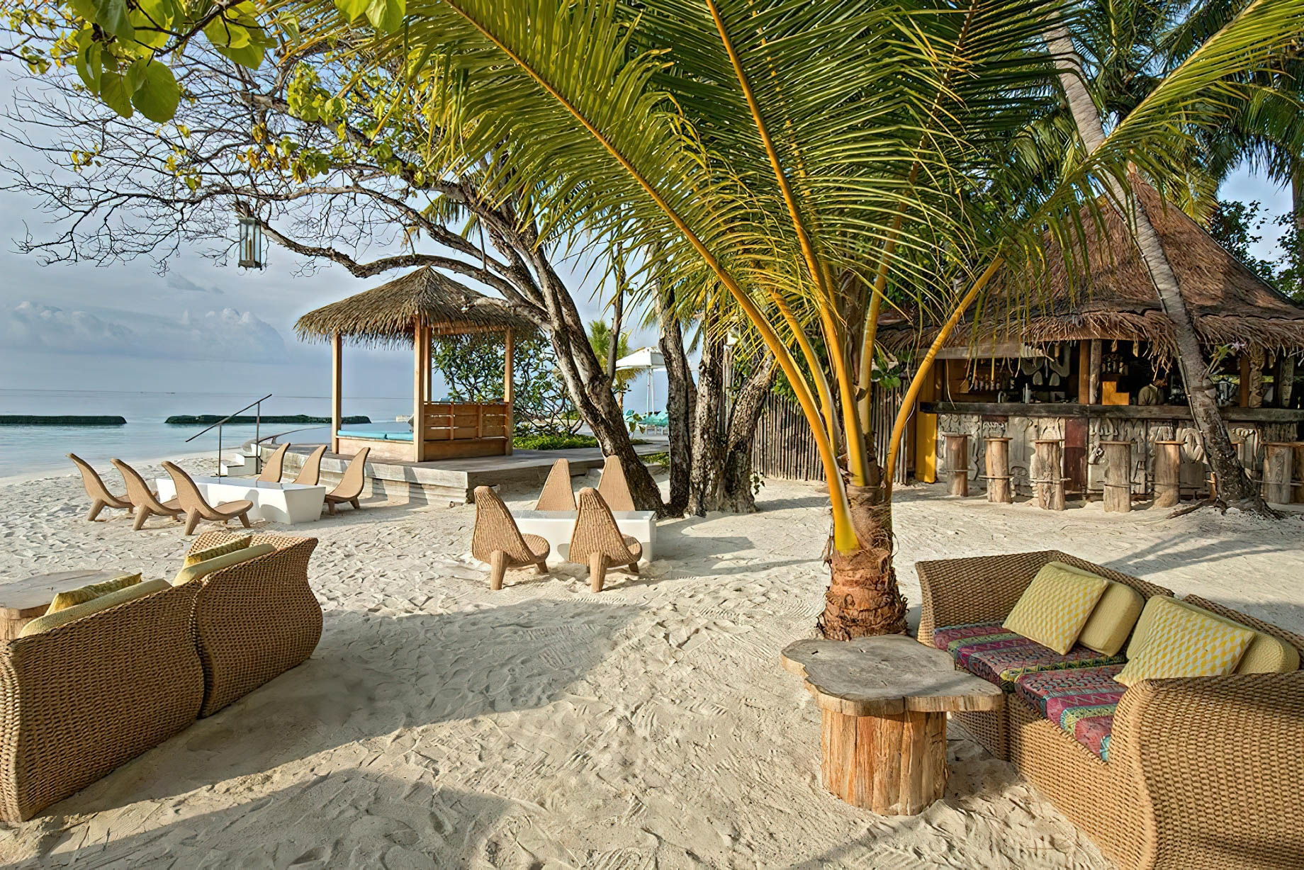 Constance Moofushi Resort – South Ari Atoll, Maldives – Totem Bar