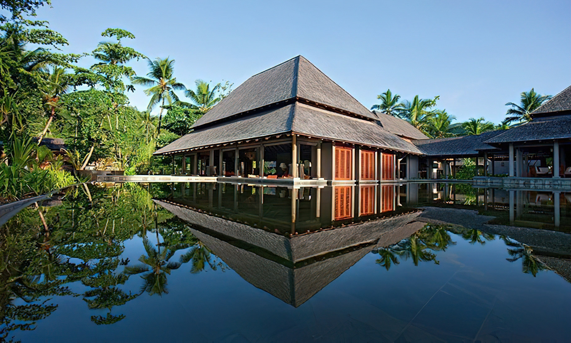 Constance Ephelia Resort – Port Launay, Mahe, Seychelles – Zee Bar Outdoor Reflection Pool