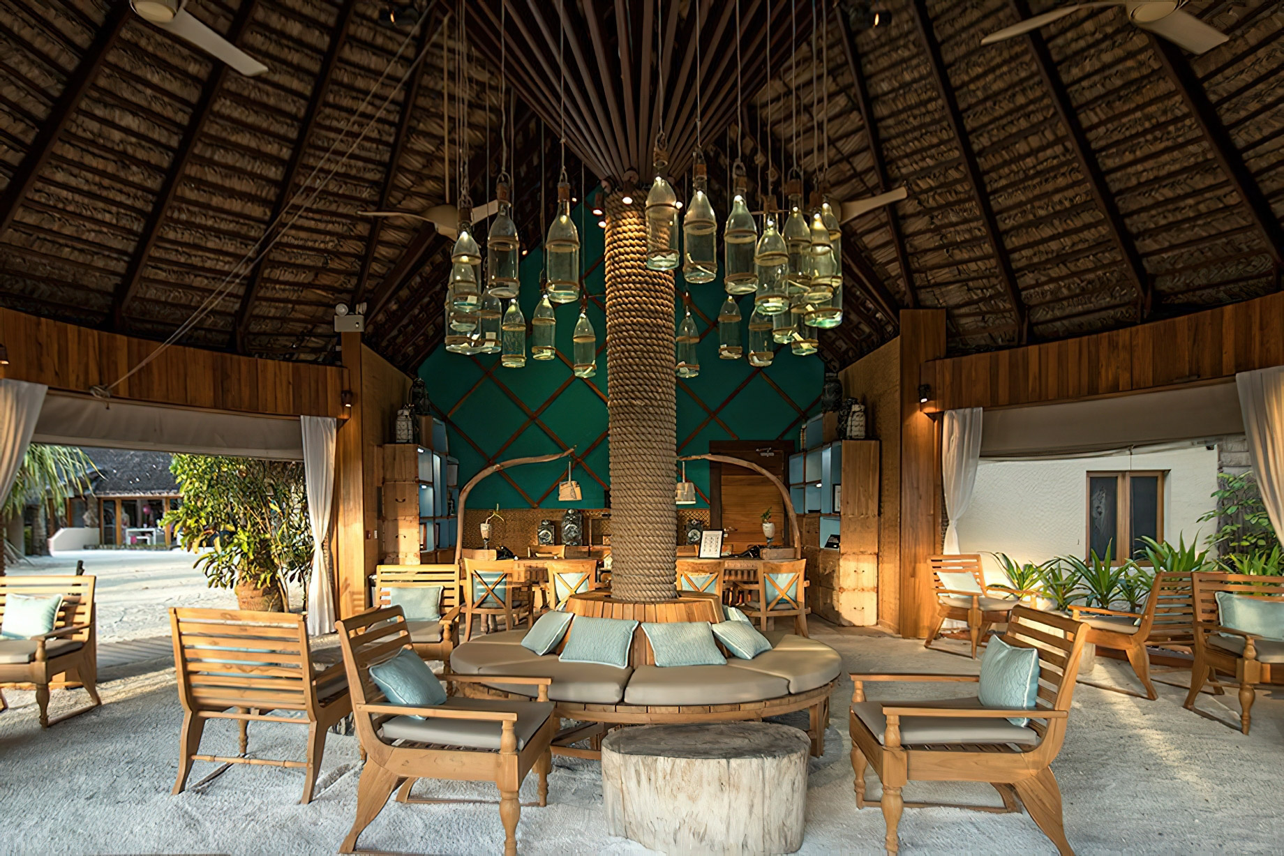 Constance Moofushi Resort – South Ari Atoll, Maldives – Outdoor Lounge